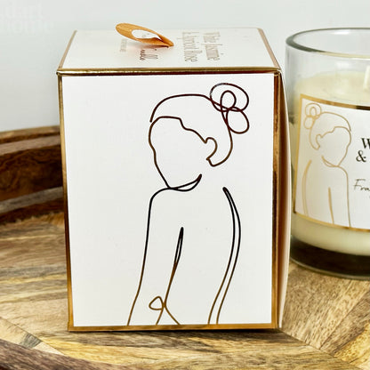 Weiße Duftkerze „Silhouette Lady“ in Geschenkbox