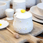 White Daisy Honey Pot With Drizzler