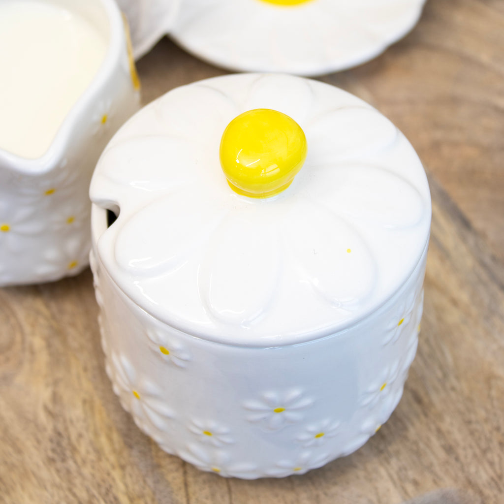 White Daisy Sugar Bowl & Milk Jug Set