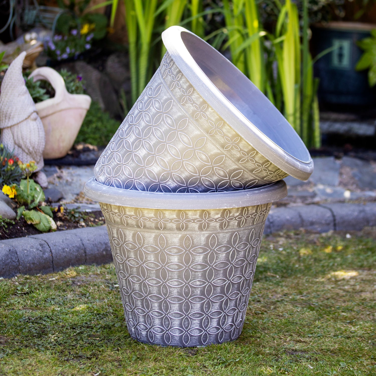 Foggy Grey Modern Flora Round Planter 18"