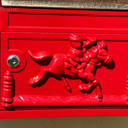 Viktorianischer glänzender roter Briefkasten