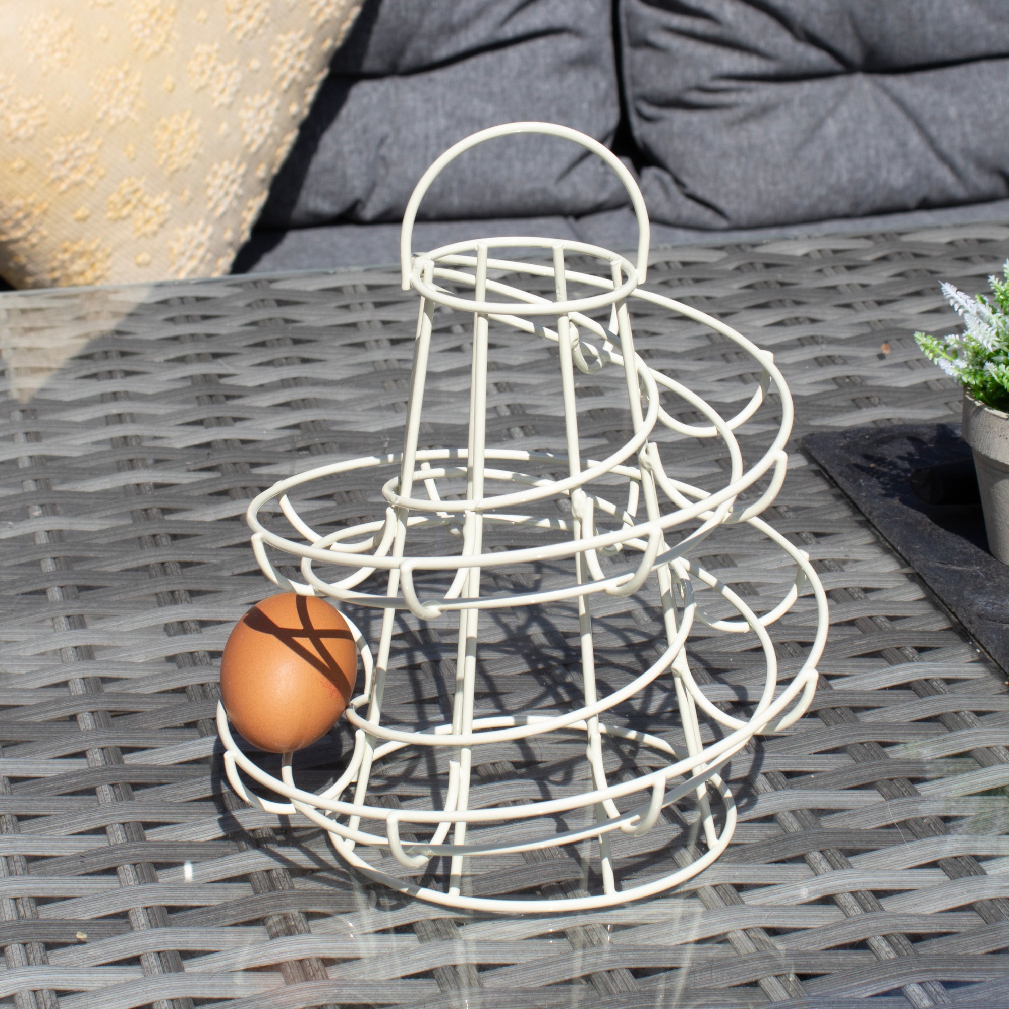 Cream Spiral Helter Skelter 12 Egg Holder