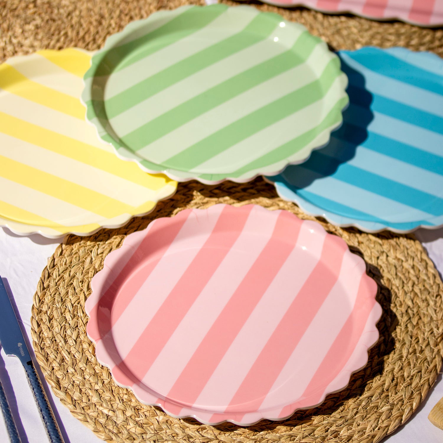 Set Of 4 Melamine Scalloped Stripe Dinner Plates