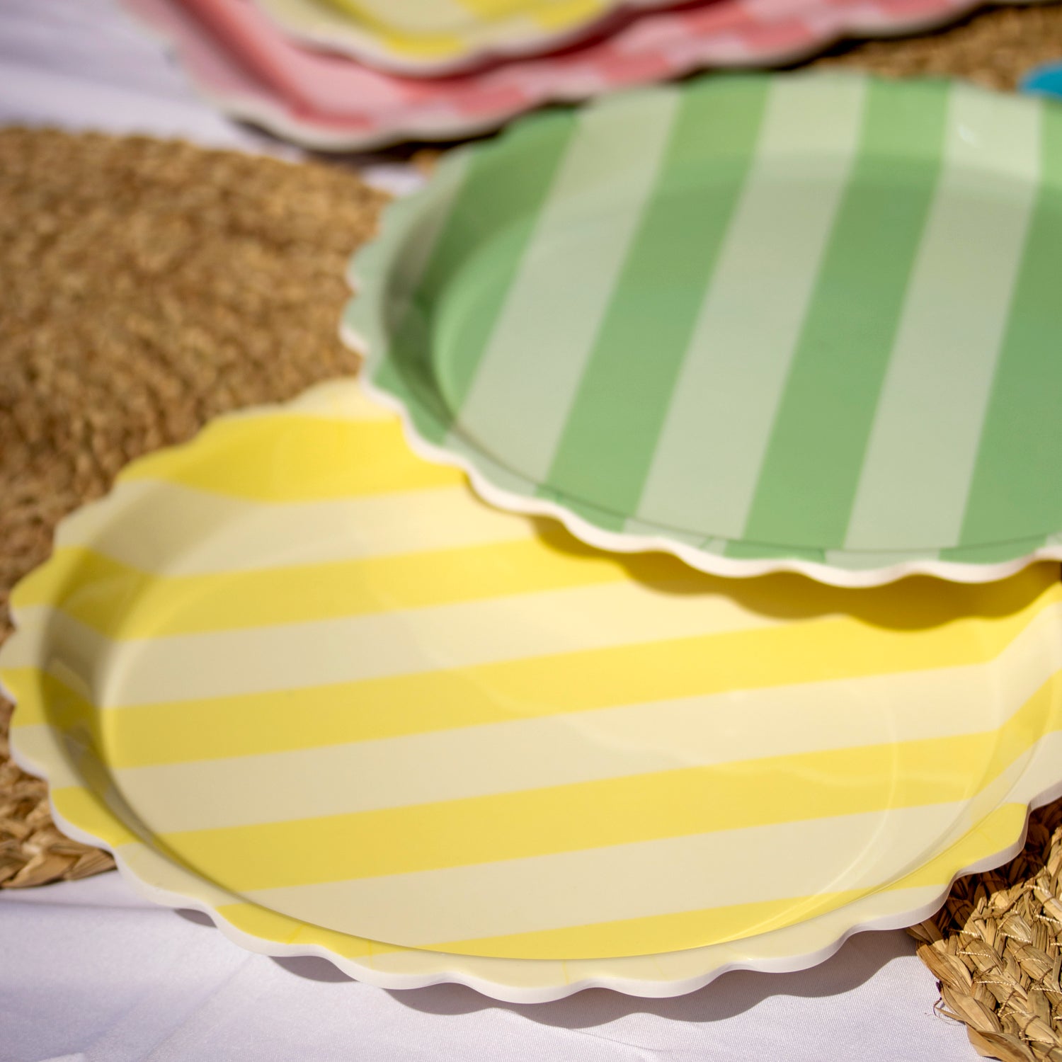 Set Of 4 Melamine Scalloped Stripe Dinner Plates