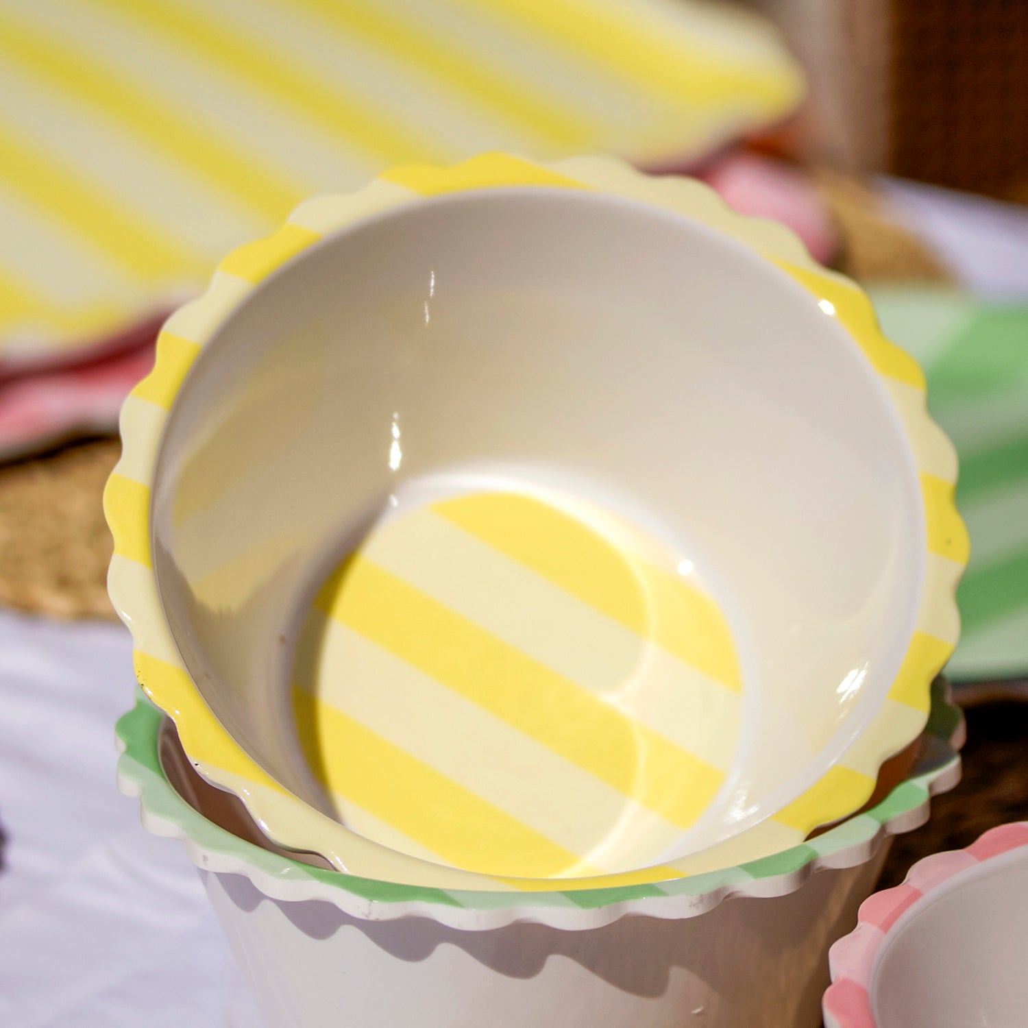 Set Of 4 Melamine Scalloped Stripe Bowls