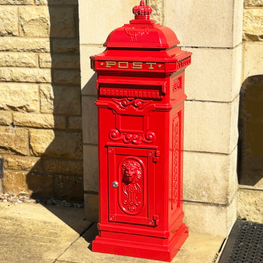 Viktorianischer roter Briefkasten