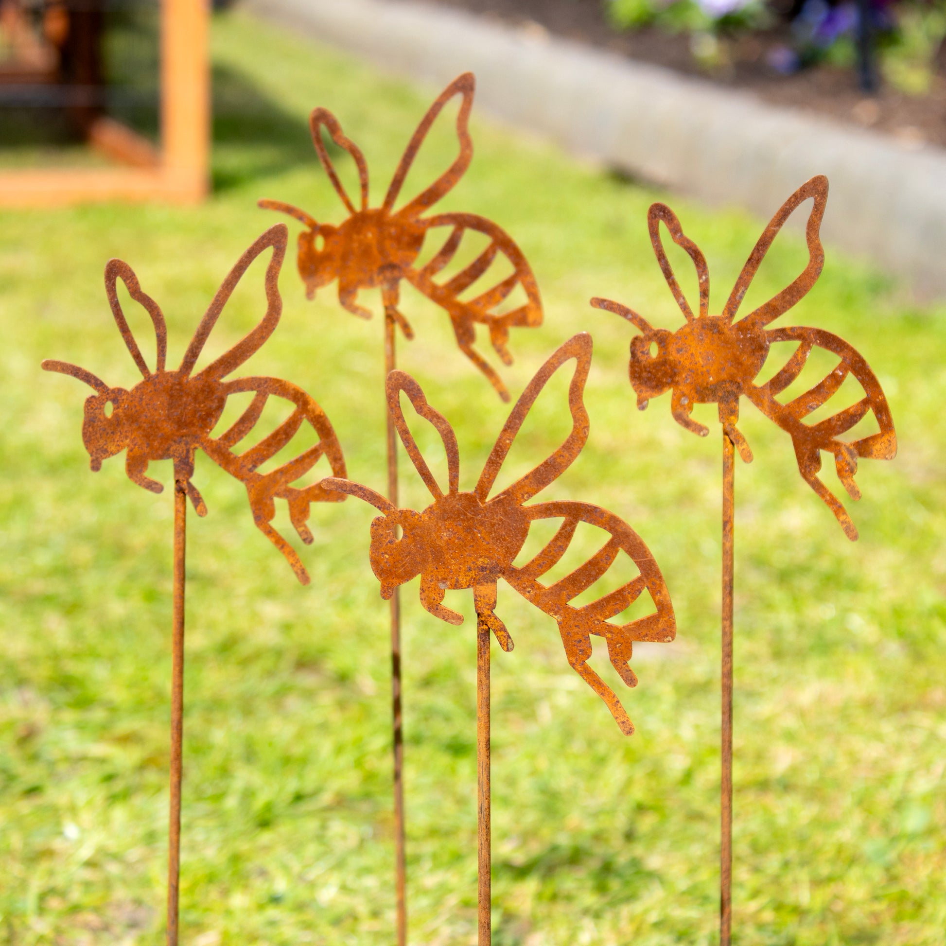 Rusty Birds Nest Gartenstecker