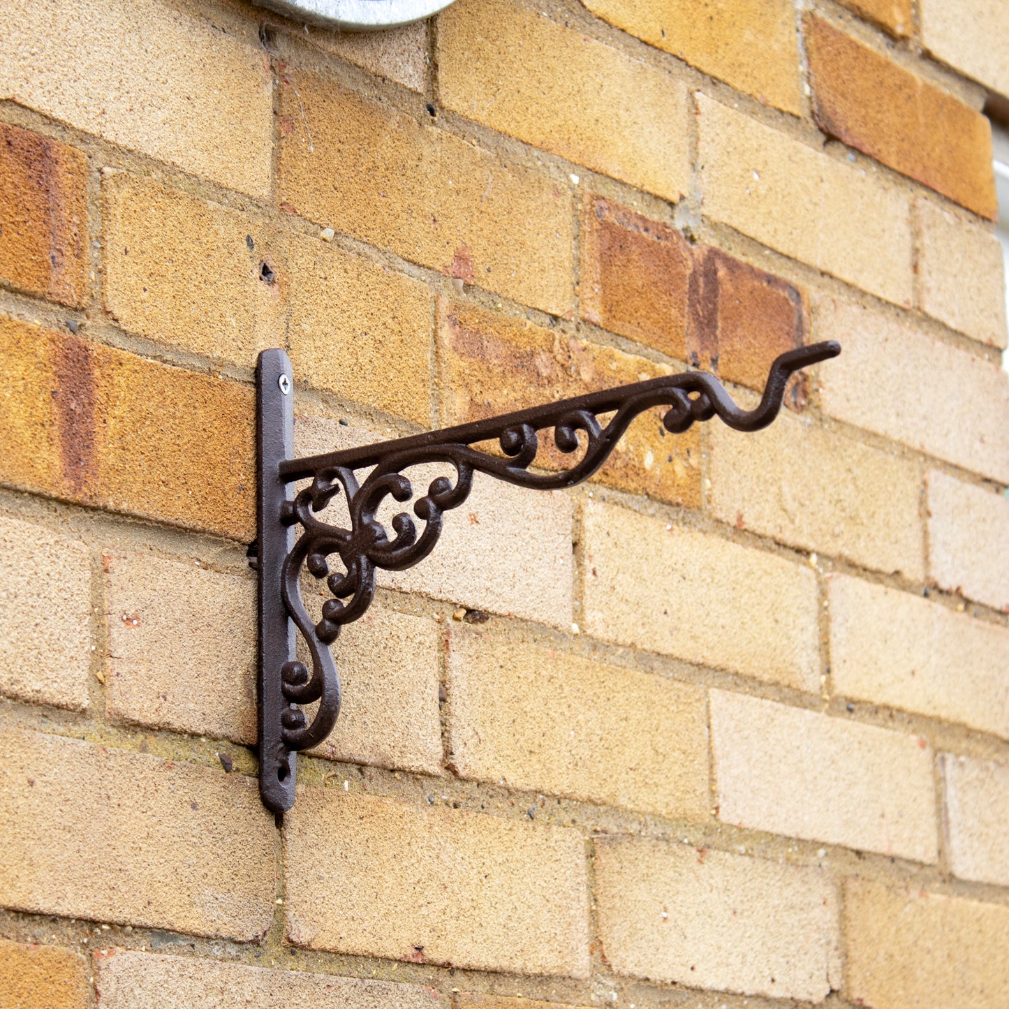 Heart Scroll Cast Iron Hanging Basket Bracket