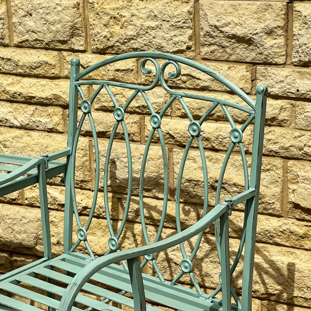 Pistaziengrüne Garten-Begleitsitze