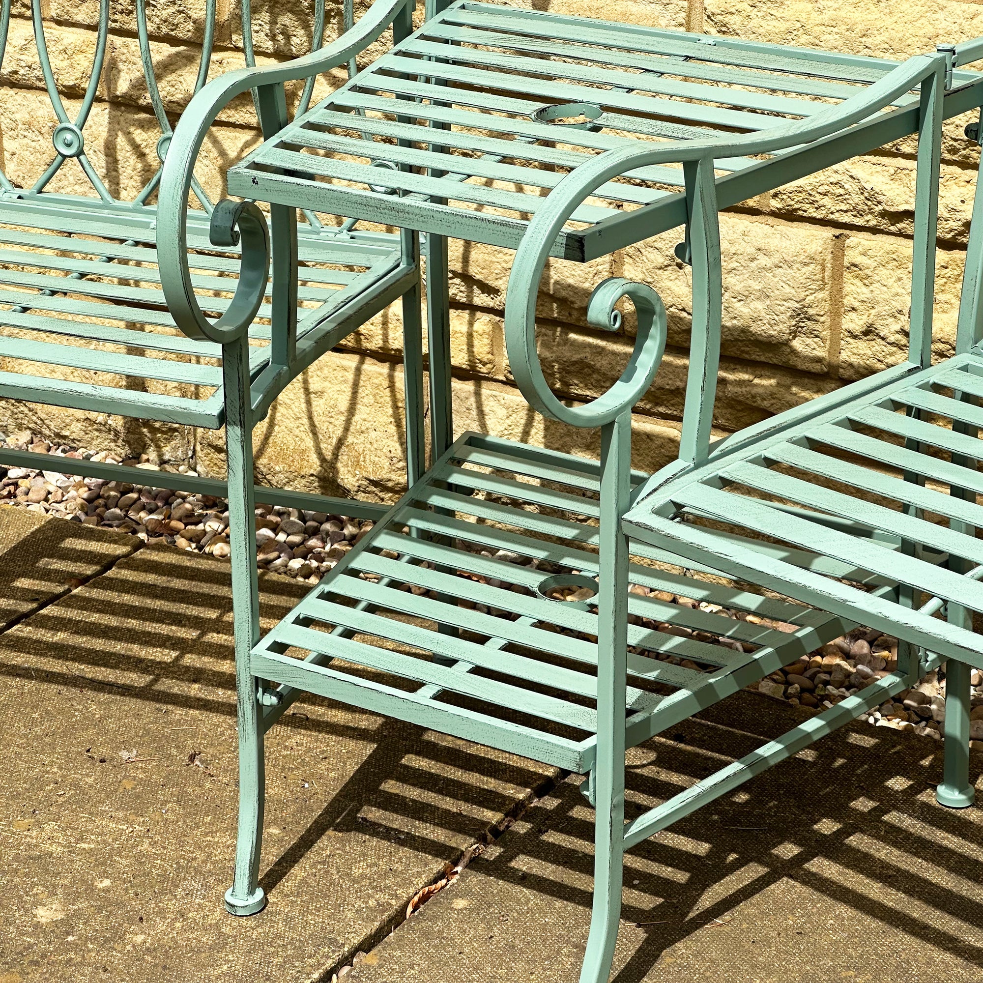 Pistaziengrüne Garten-Begleitsitze