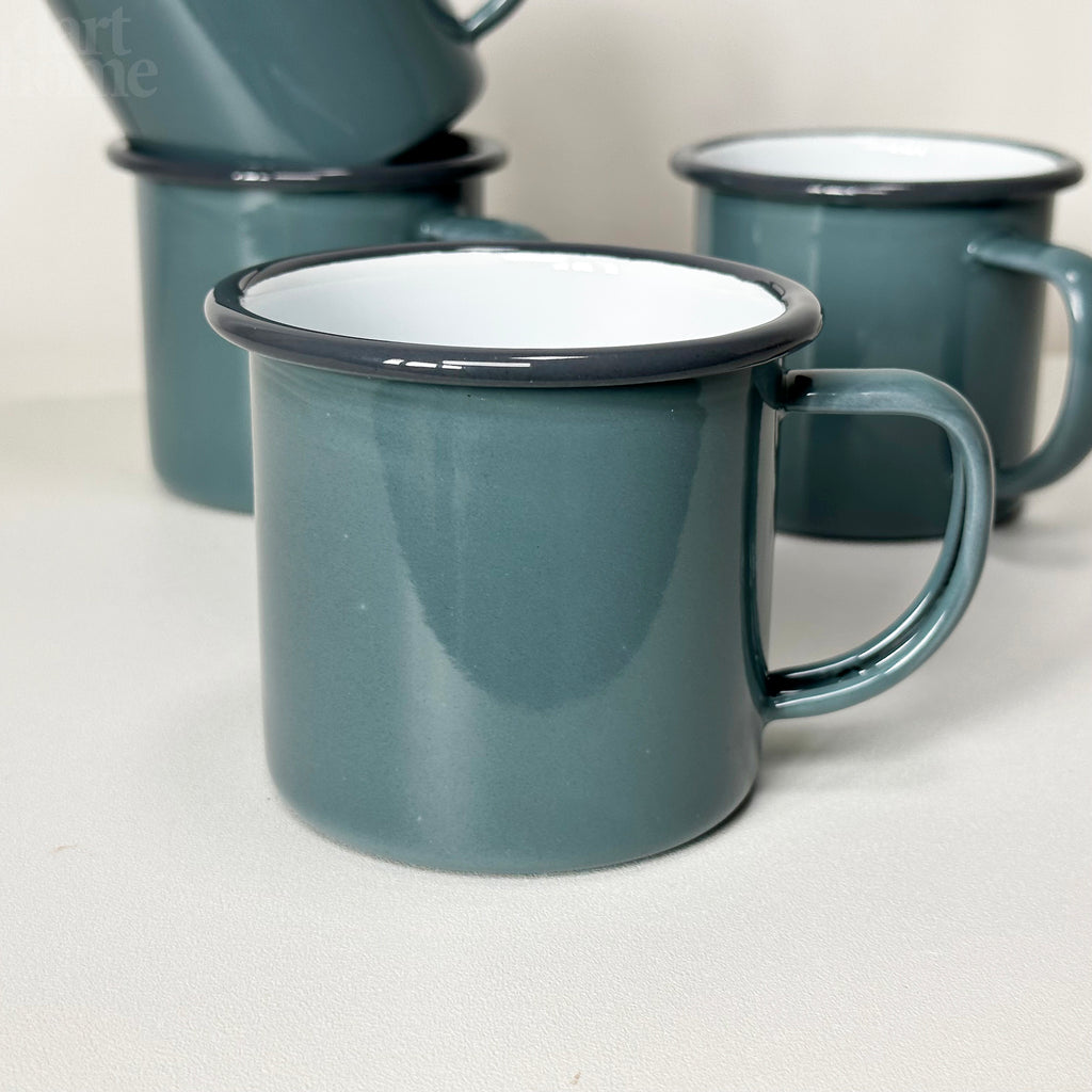 Set mit 4 grauen Emaillebechern 350 ml