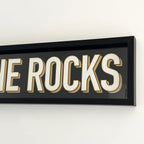 Black On The Rocks-Schild