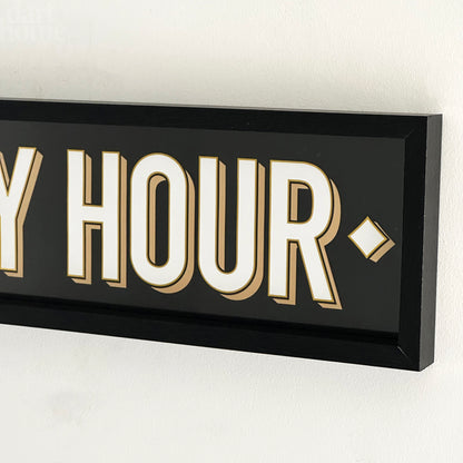 Schwarzes Happy-Hour-Schild