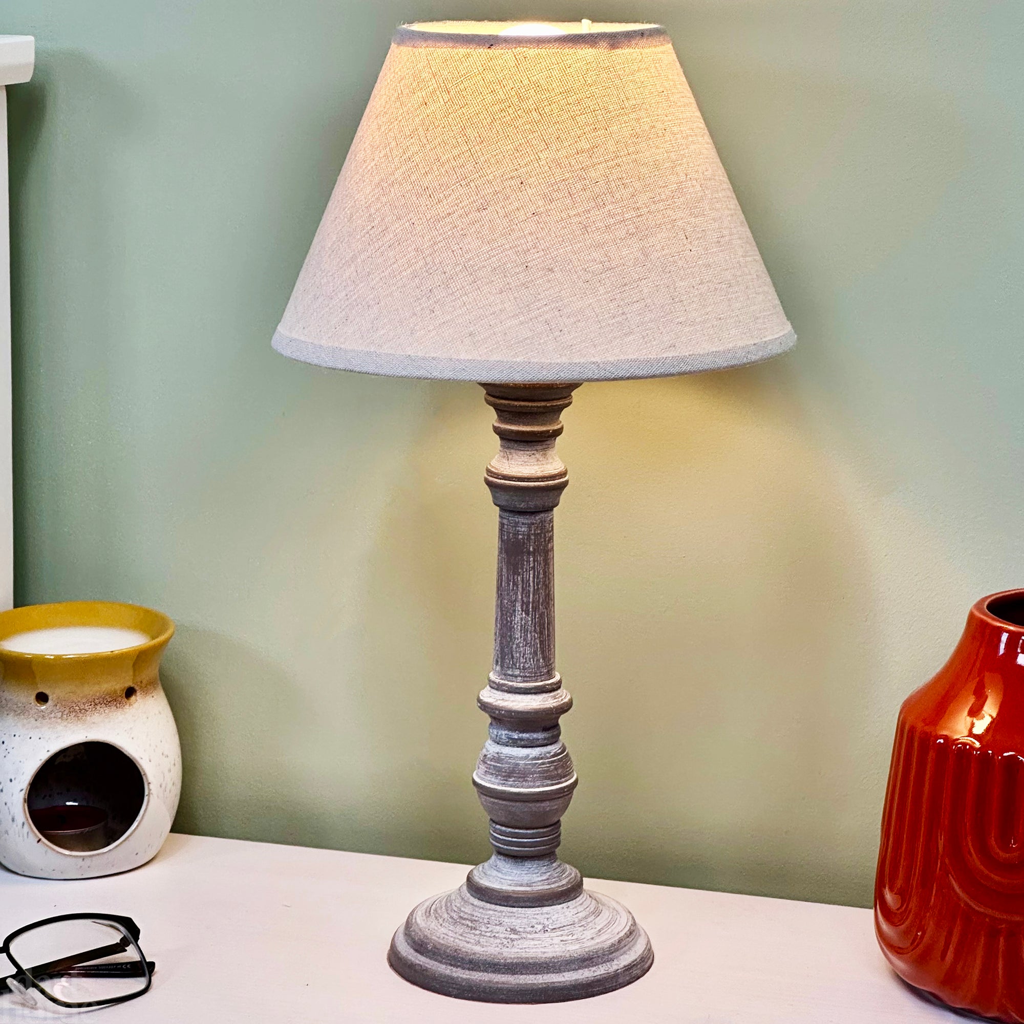 Cottage style table deals lamps