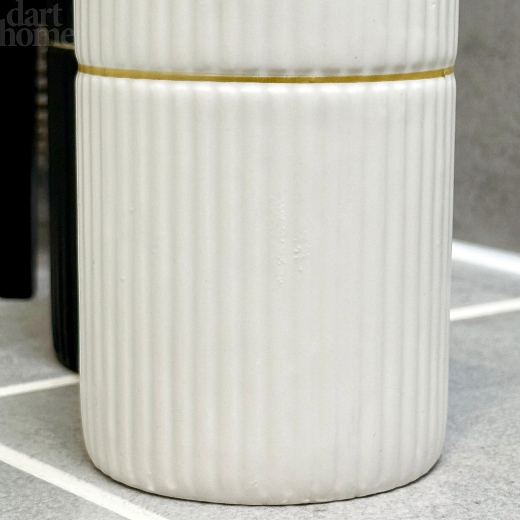 Set Of 2 Black And White Soap Dispensers 400ml