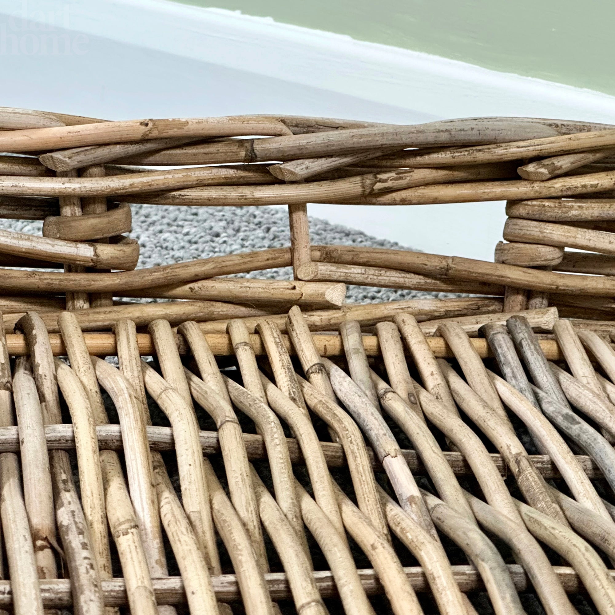 Quadratischer Servierkorb aus Rattan