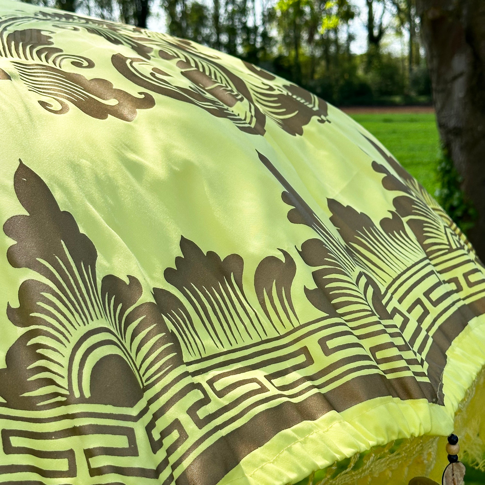 Gelber und goldener Bali-Sonnenschirm, 2 m