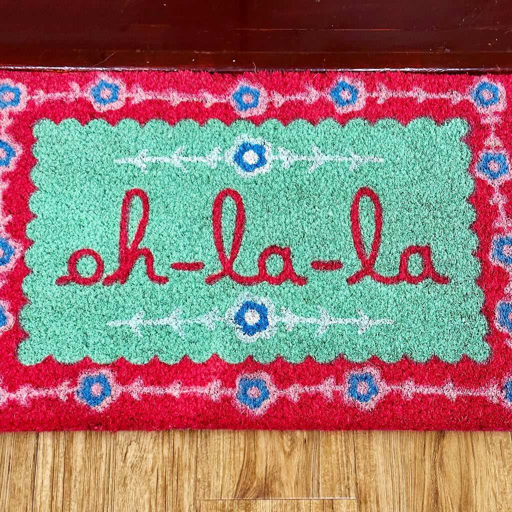 Pinkfarbene Fußmatte „Oh La La Script“ aus Kokosfaser