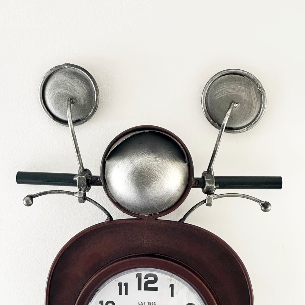 Rote Roller-Wanduhr