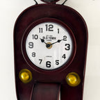 Rote Roller-Wanduhr