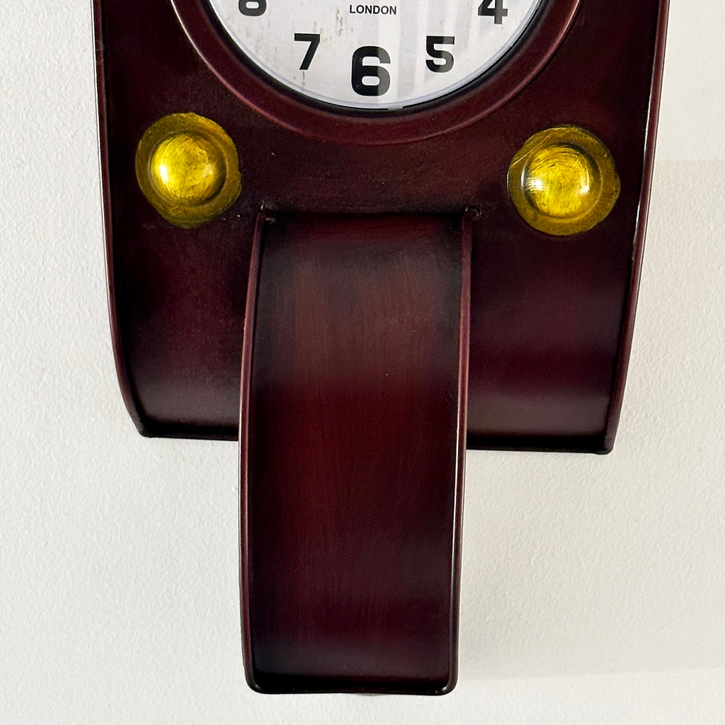 Rote Roller-Wanduhr