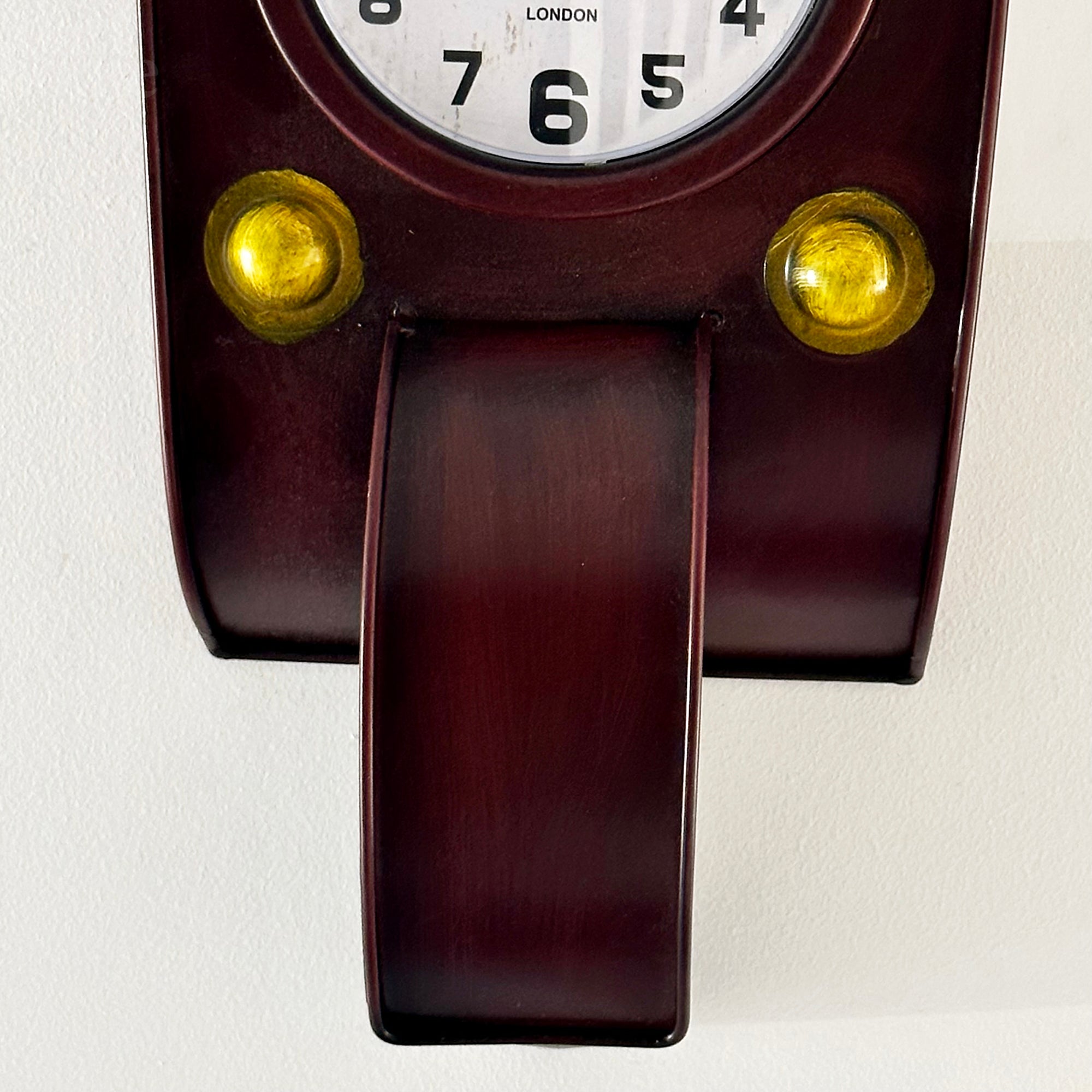 Rote Roller-Wanduhr