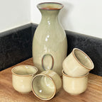5-teiliges Sake-Set mit grüner reaktiver Glasur