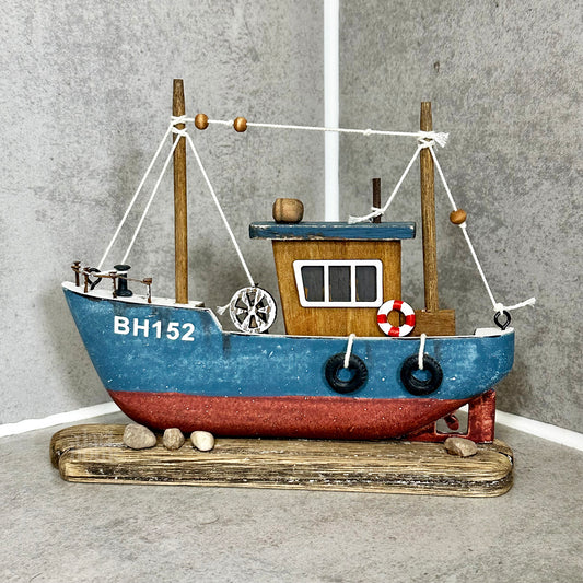 Trawler-Ornament aus Holz