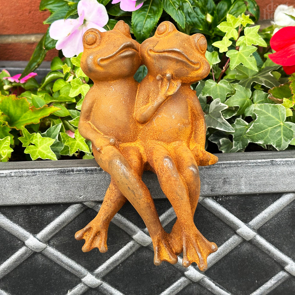 Rusty Love Frogs Shelf Sitters