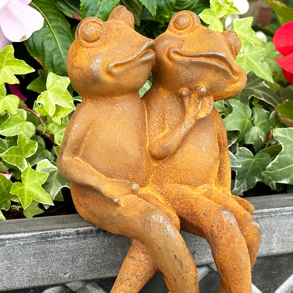 Rusty Love Frogs Shelf Sitters