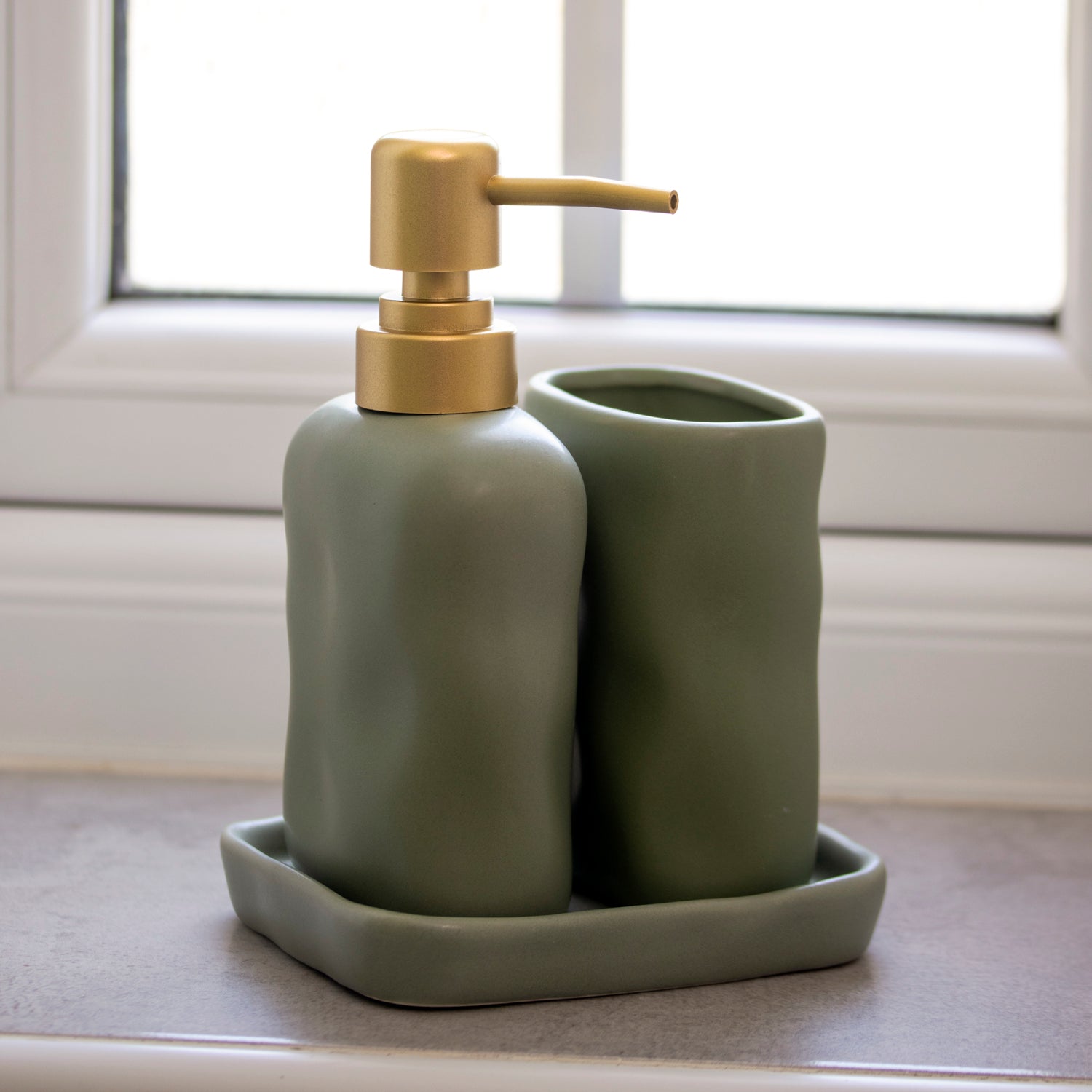 3 Piece Green Ripple Stoneware Bathroom Accessories Set