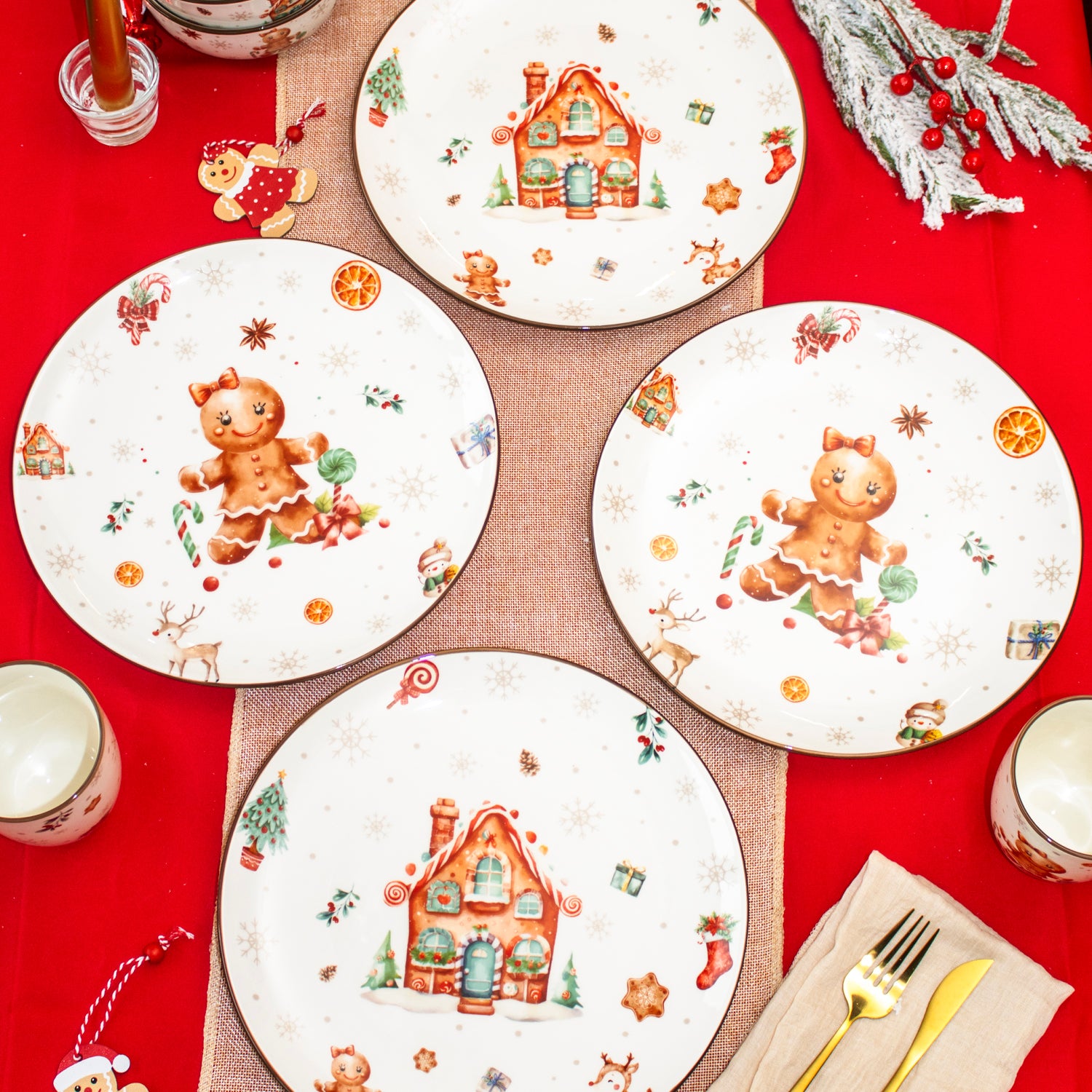 Set Of 4 Gingerbread Christmas Dinner Plates