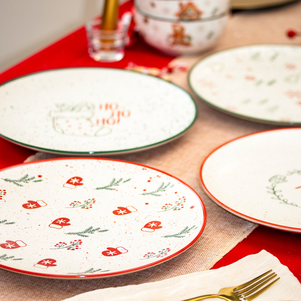 Set Of 4 Speckled Festive Christmas Dinner Plates