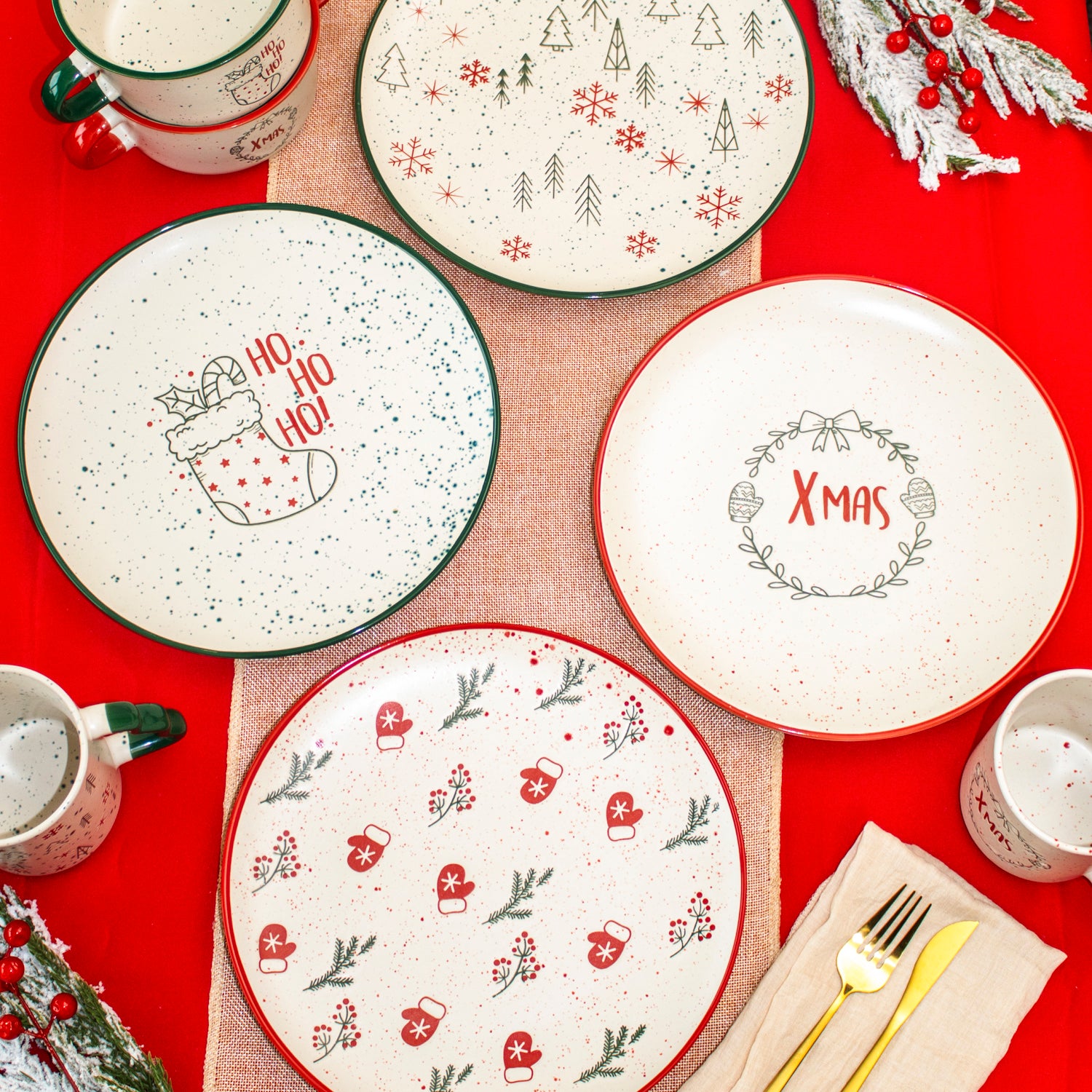 Set Of 4 Speckled Festive Christmas Dinner Plates