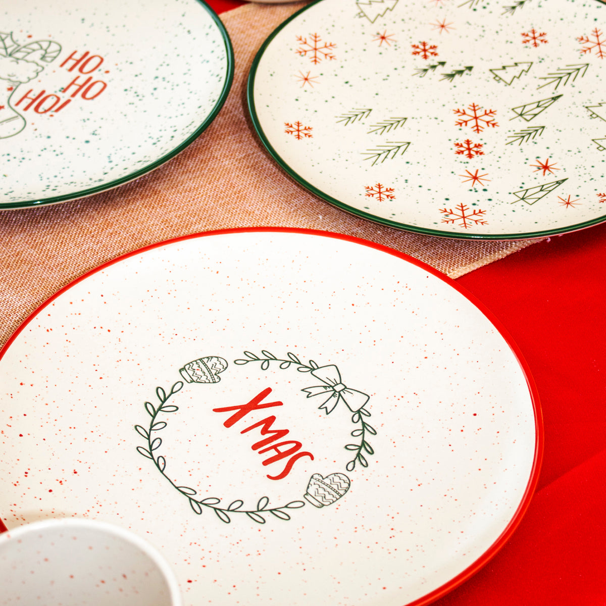 Set Of 4 Speckled Festive Christmas Side Plates