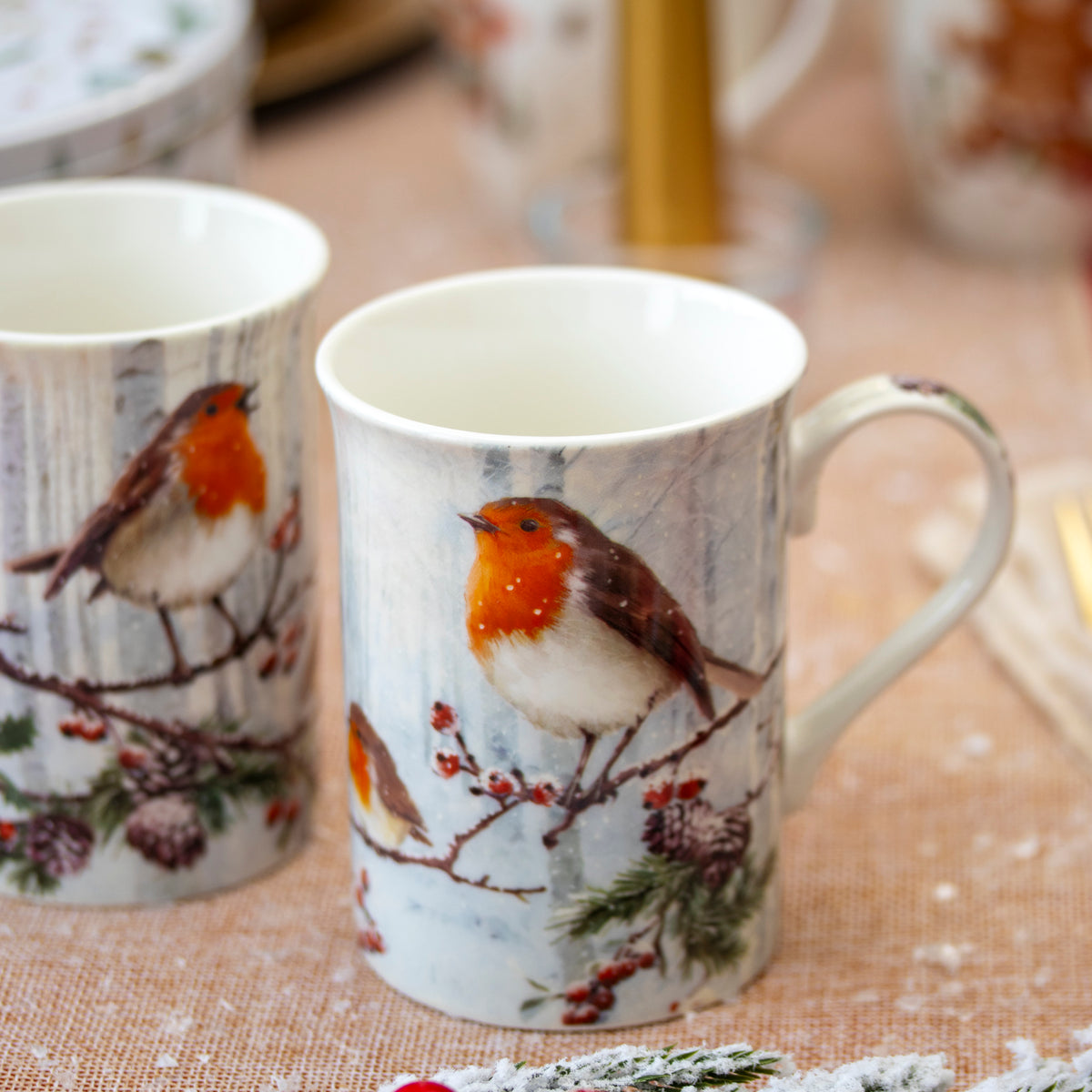 Set Of 4 Christmas Robin Fine China Mugs