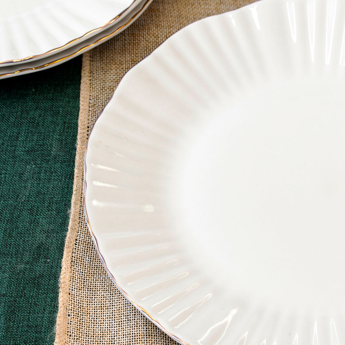 Set Of 4 White & Gold Scalloped Dinner Plates