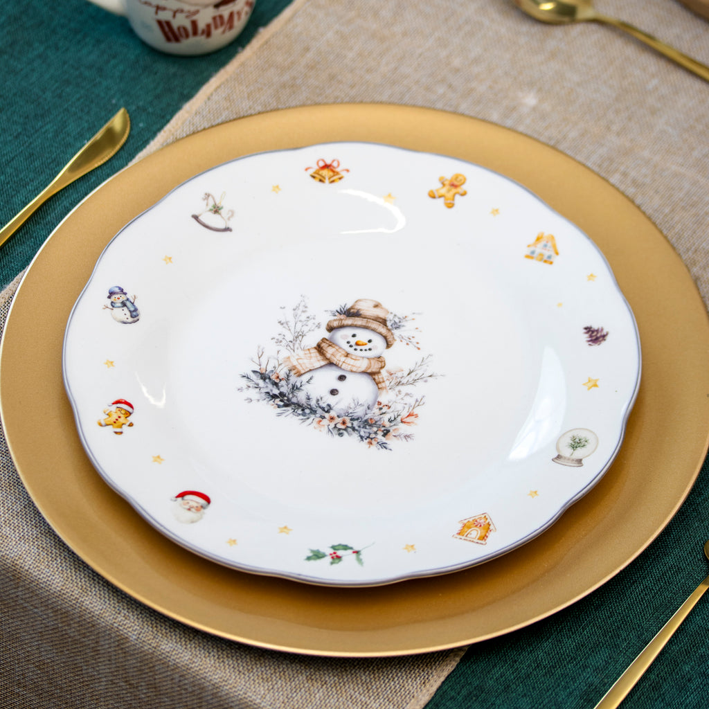 Set Of 6 Frosty Friends Scalloped Christmas Dinner Plates