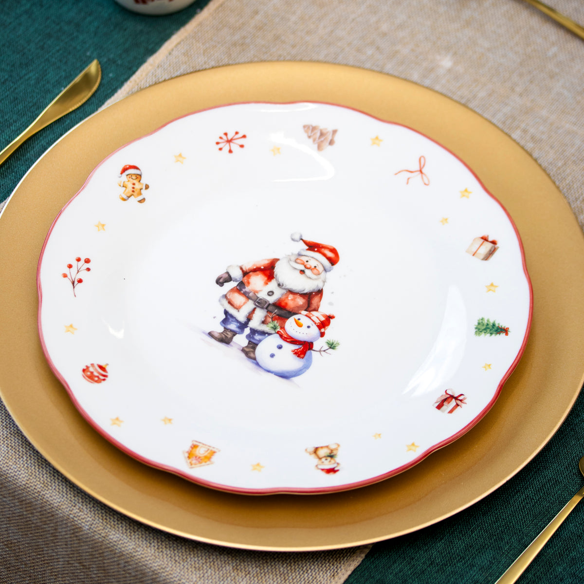 Set Of 6 Frosty Friends Scalloped Christmas Dinner Plates