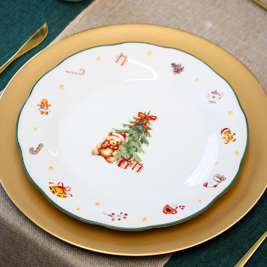 Set Of 6 Frosty Friends Scalloped Christmas Dinner Plates