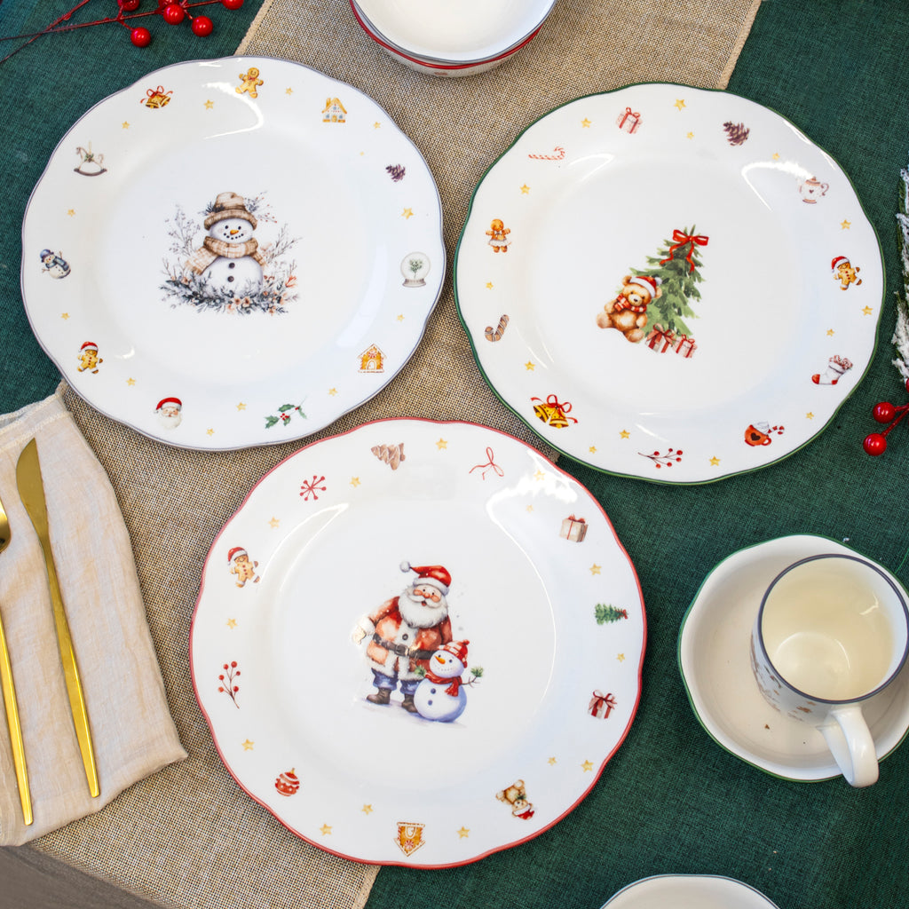 Set Of 6 Frosty Friends Scalloped Christmas Dinner Plates