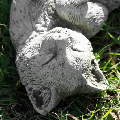 Liegende Katze aus Stein für den Garten, 32 cm