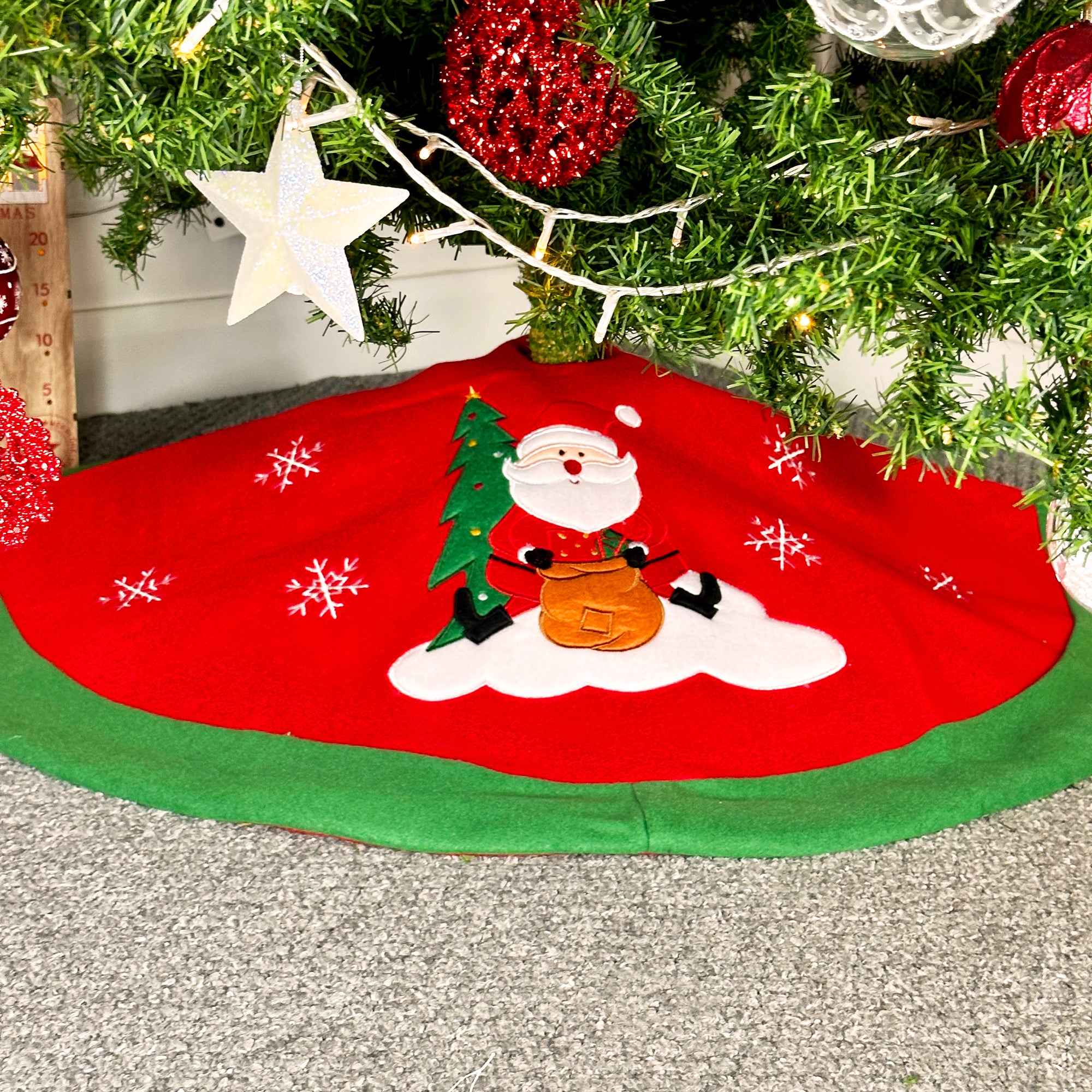 Darthome Red Santa Tree Skirt 90cm – Darthome Limited