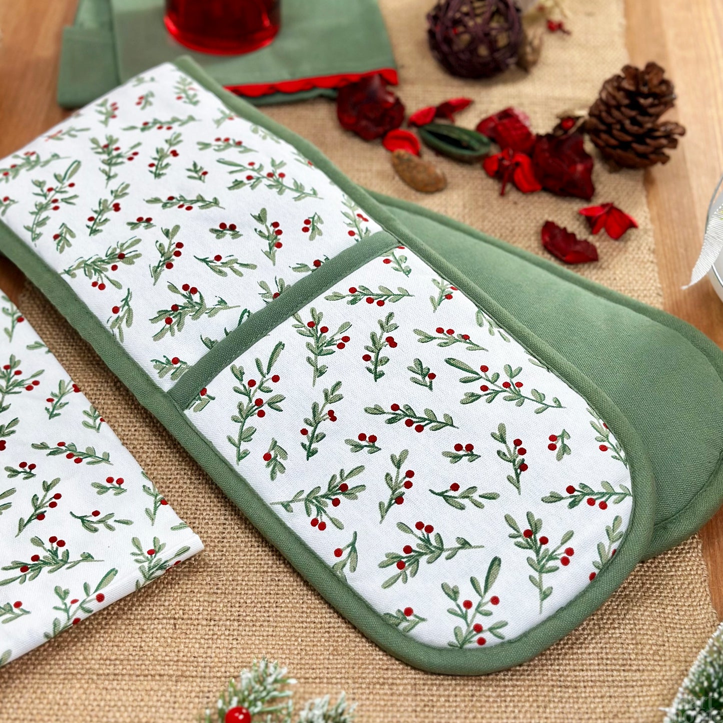 Christmas Holly Double Oven Glove