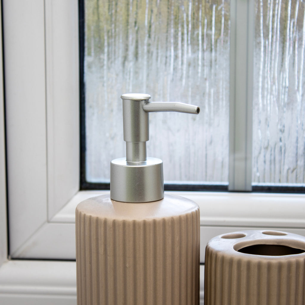 4 Piece Brown Ribbed Ceramic Bathroom Accessories Set