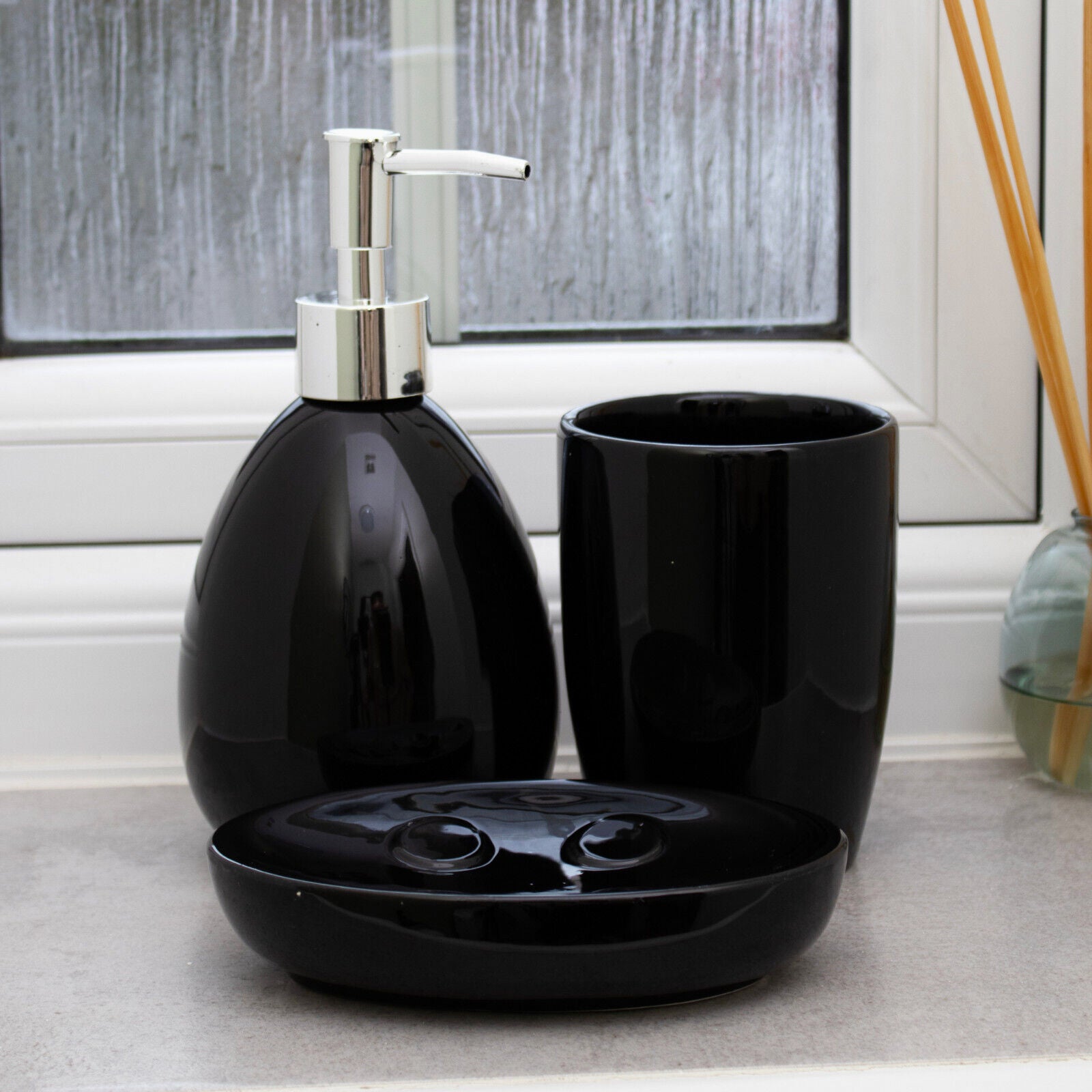 3 Piece Black Glossy Ceramic Bathroom Accessory Set
