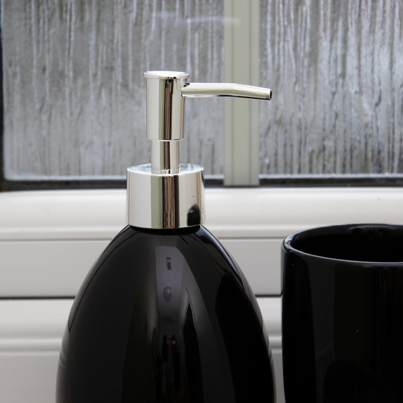 3 Piece Black Glossy Ceramic Bathroom Accessory Set