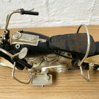 Chopper-Motorrad-Ornament aus schwarzem Metall