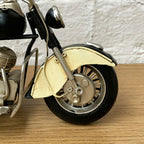 Chopper-Motorrad-Ornament aus schwarzem Metall