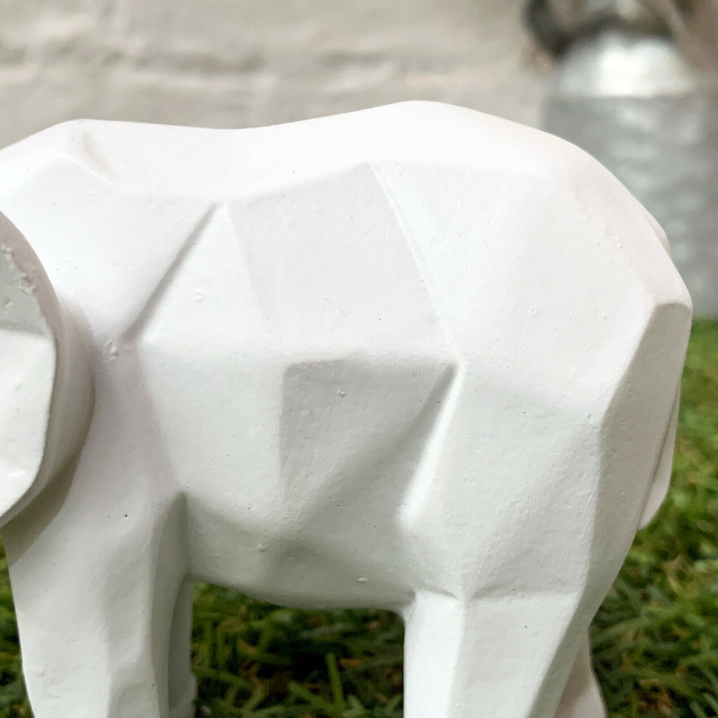 Weiße Miniatur-Elefant-Figur
